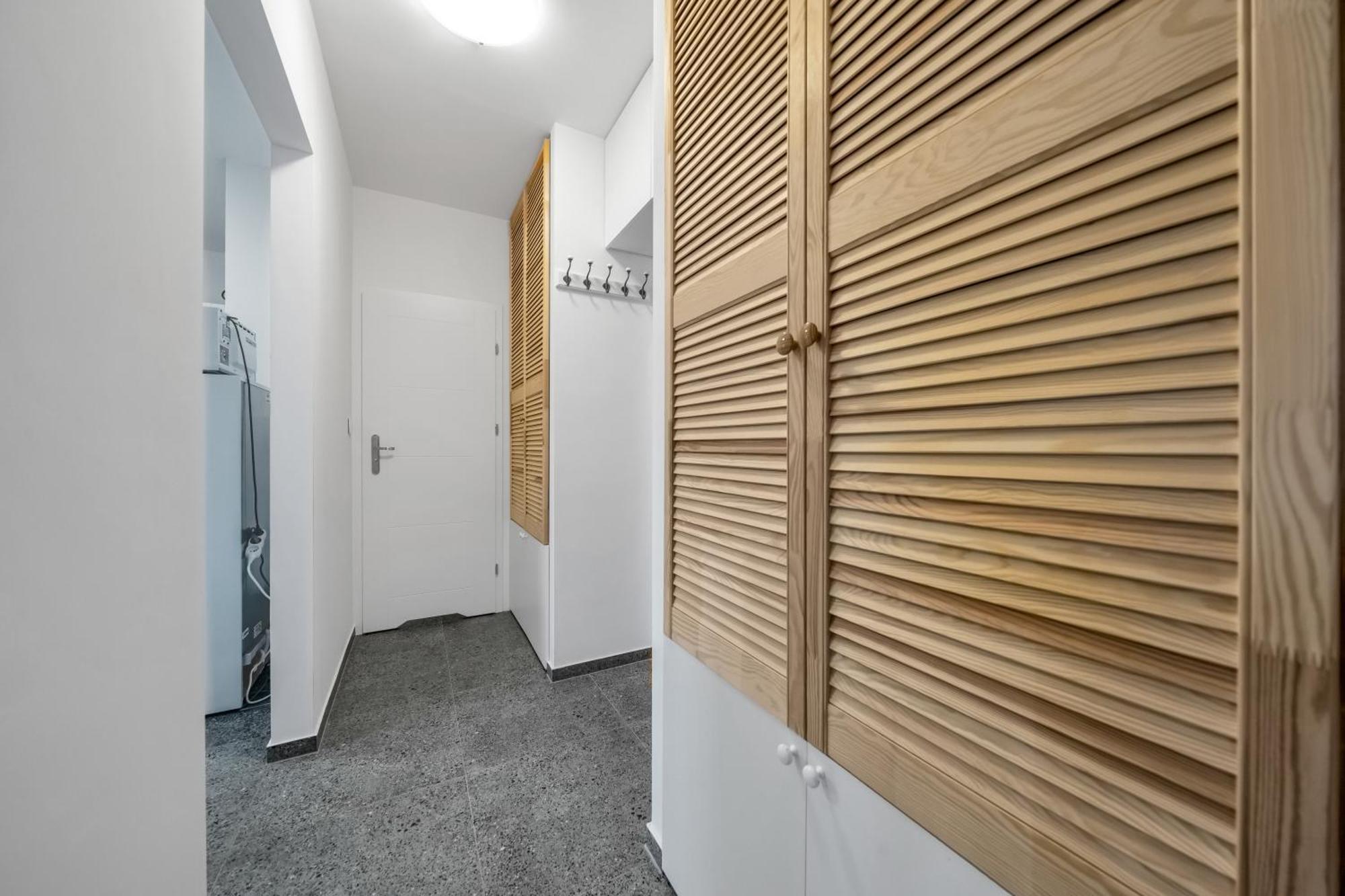 Leilighet Downtown - Location, Metro Nearby - By Rentujemy